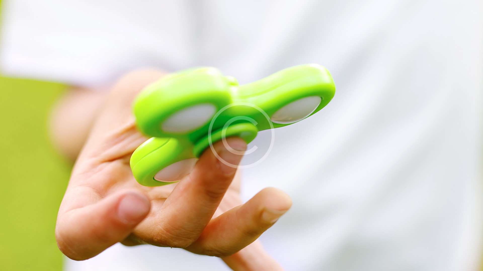 How to Use Fidget Spinner as a Stress Buster? Gloss blog